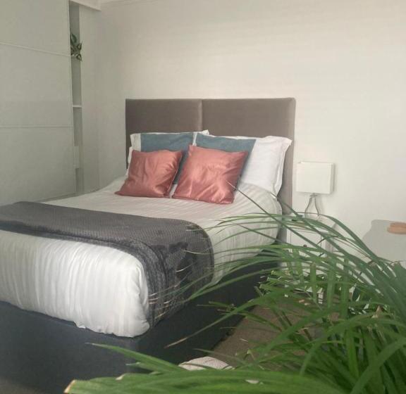 스탠다드 룸, The Esplanade