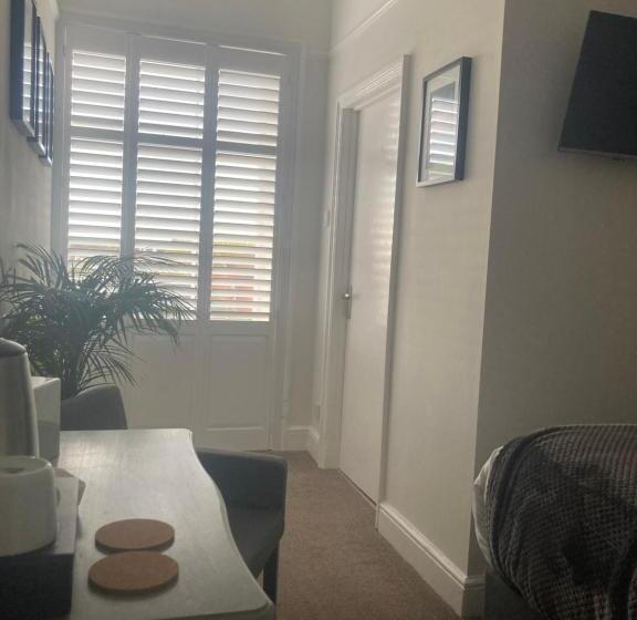 스탠다드 룸, The Esplanade