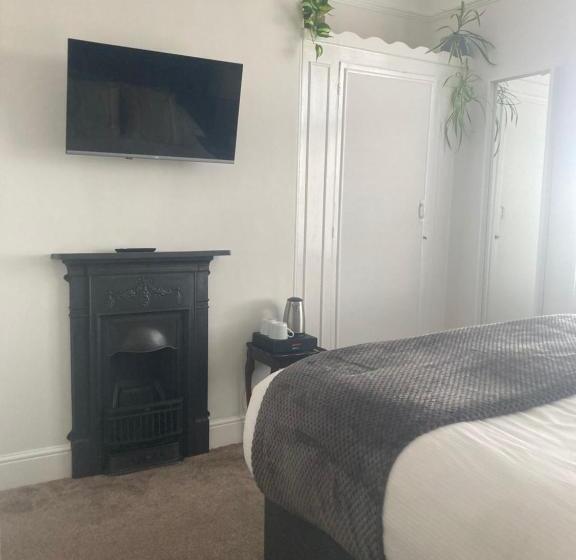 컴포트 룸, The Esplanade