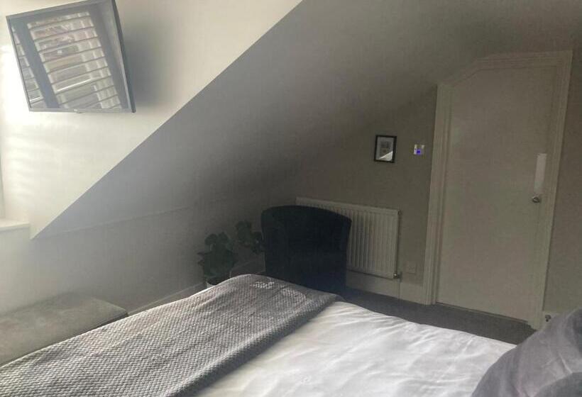 스탠다드 룸, The Esplanade