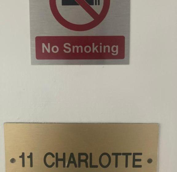 스탠다드 룸, The Esplanade