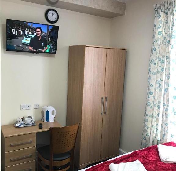 غرفة قياسية ثلاثية, Woodlands Lodge Ilford