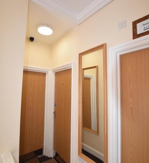 غرفة قياسية حمام مشترك, Woodlands Lodge Ilford