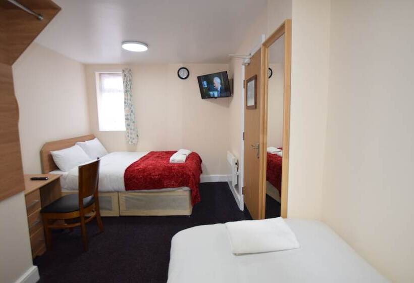 غرفة قياسية ثلاثية, Woodlands Lodge Ilford