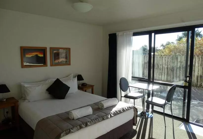 Standard-studio, Alpine Glacier Motel