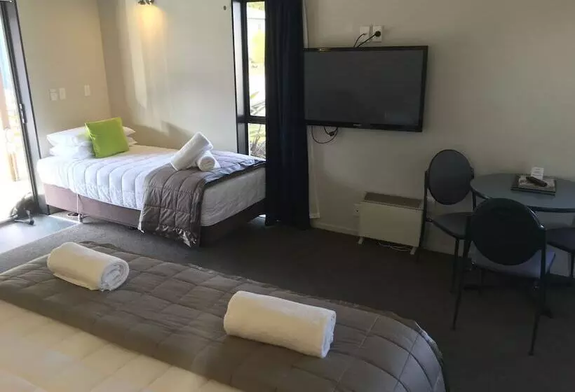Perhestudio, Alpine Glacier Motel