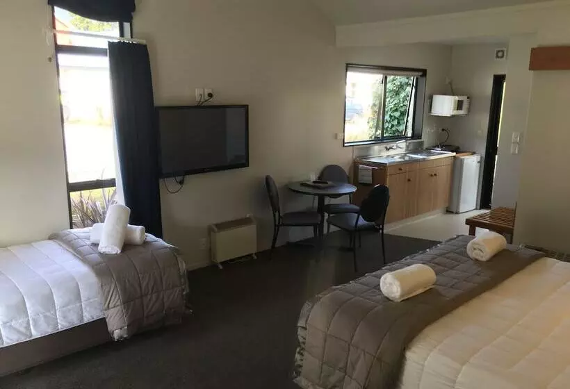 Perhestudio, Alpine Glacier Motel
