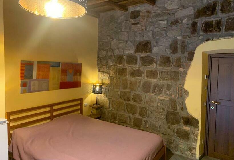 اتاق لوکس با بالکن, Al Cardinale