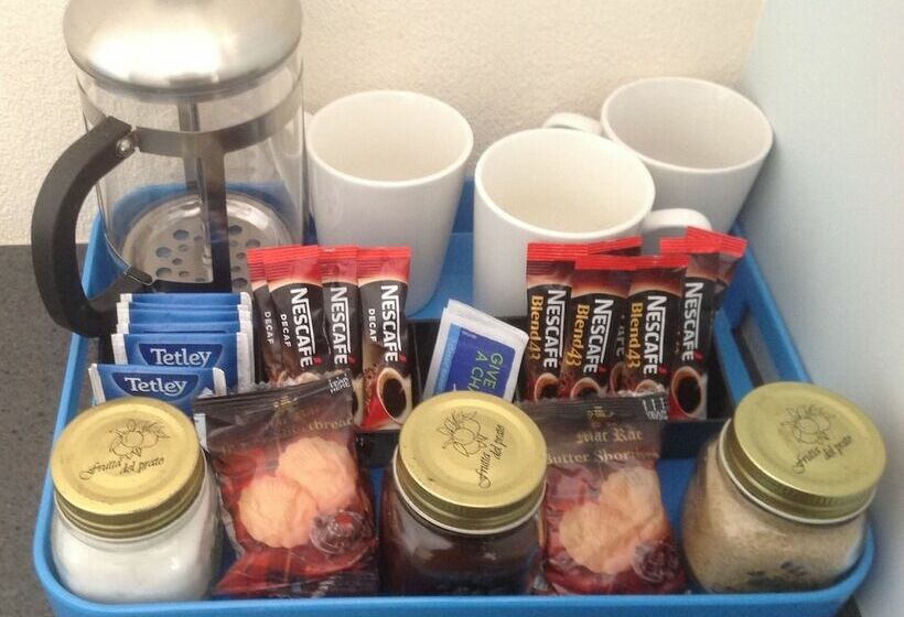 غرفة عائلية, Bogong Moth Motel