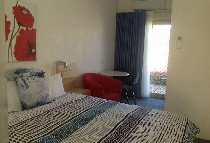 غرفة سوبيريور, Bogong Moth Motel