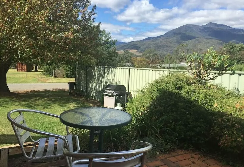 スーペリアールーム, Bogong Moth Motel