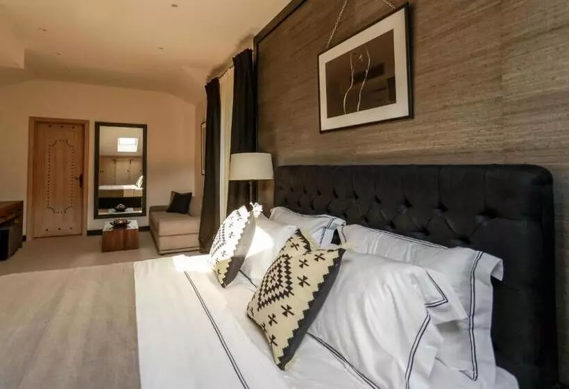 اتاق لوکس با بالکن و چشم‌انداز دریا, Boutique Hotel Casa Del Mare Pietra