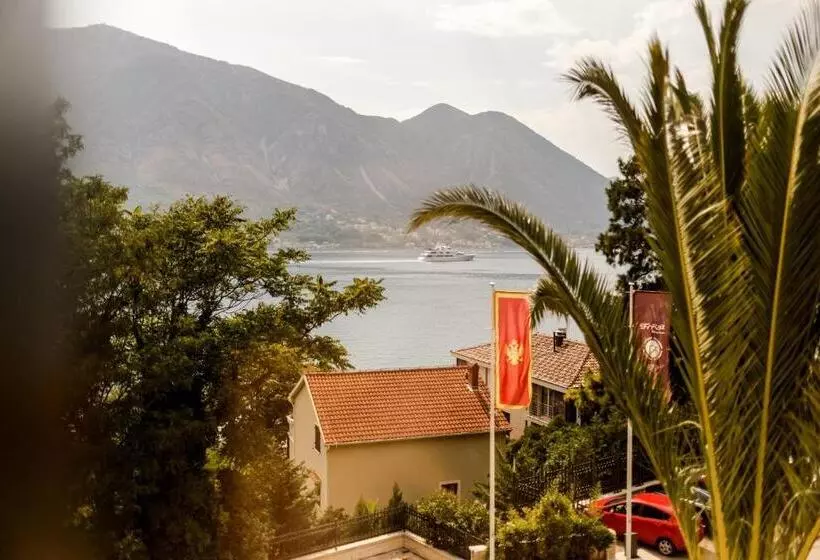 اتاق لوکس با بالکن و چشم‌انداز دریا, Boutique Hotel Casa Del Mare Pietra