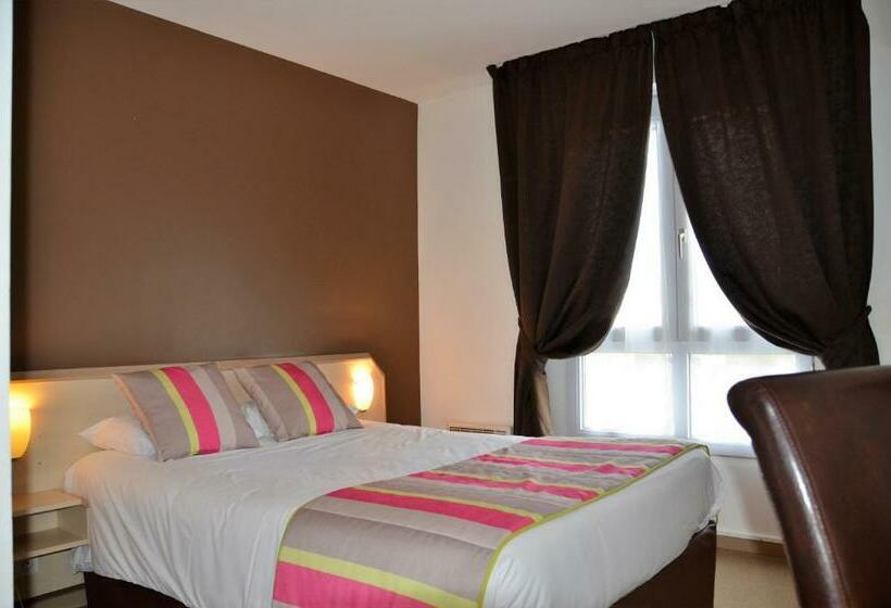 Номер Стандарт Трехместный, Brit Hotel Cherbourg