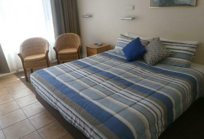 استودیوی لوکس, Emu Point Motel