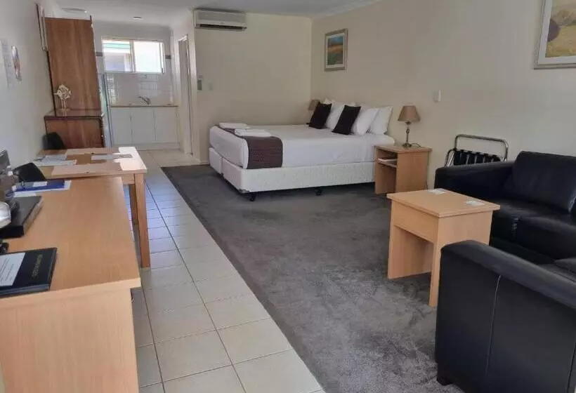 استودیو اجرایی, Emu Point Motel