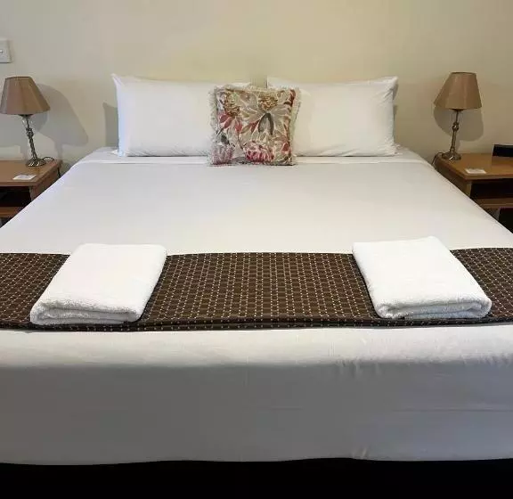 استودیو اجرایی, Emu Point Motel