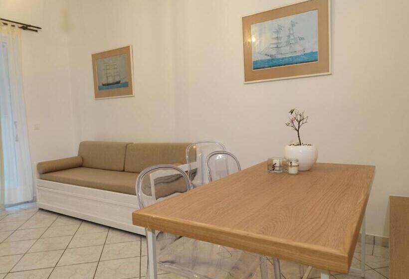 جناح مطلّ علي البحر, Epavlis Beach Resort