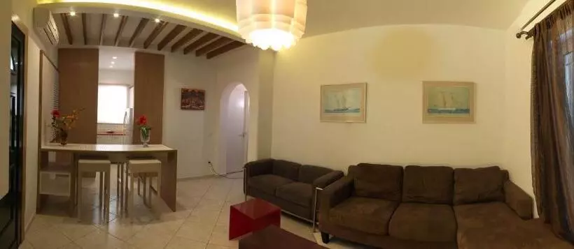 Sviitti, Epavlis Beach Resort