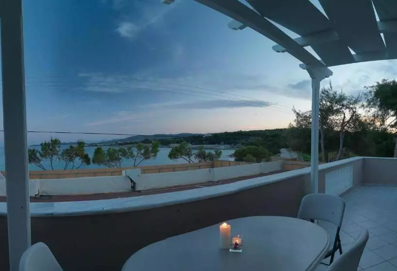 Sviitti, Epavlis Beach Resort