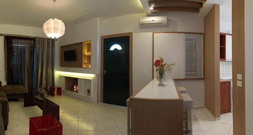 جناح, Epavlis Beach Resort