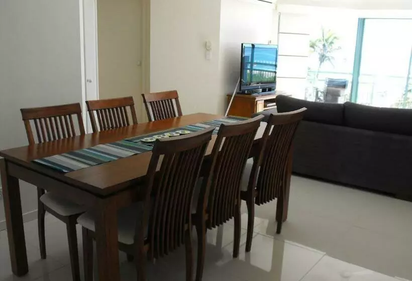 2 Bedroom Apartment Pool View, Currumbin Sands On The Beach