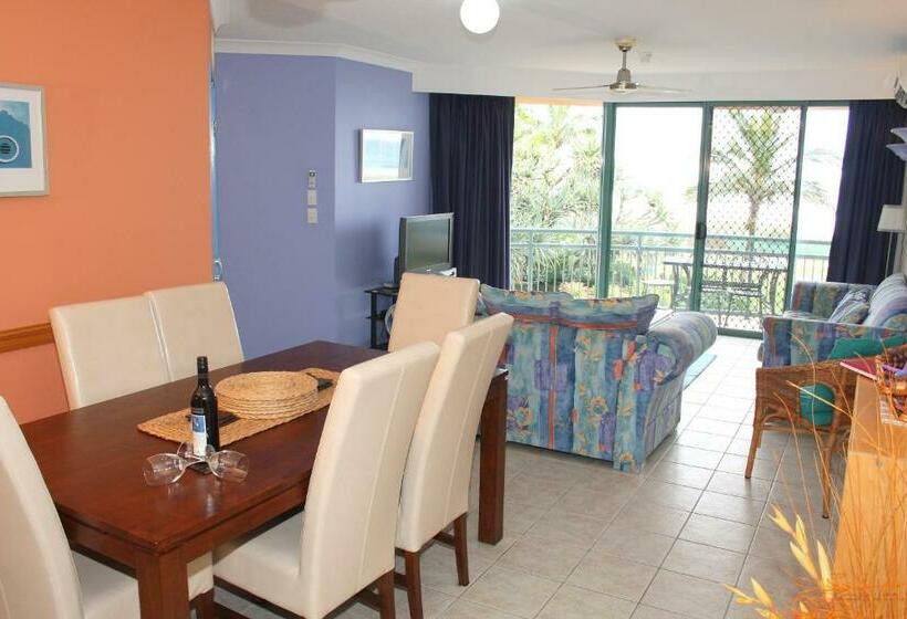 2 Bedroom Apartment Pool View, Currumbin Sands On The Beach