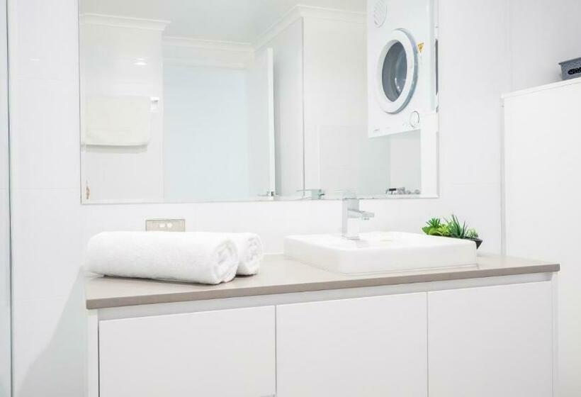 2 Bedroom Apartment Pool View, Currumbin Sands On The Beach