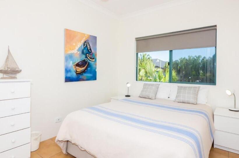 2 Bedroom Apartment Pool View, Currumbin Sands On The Beach