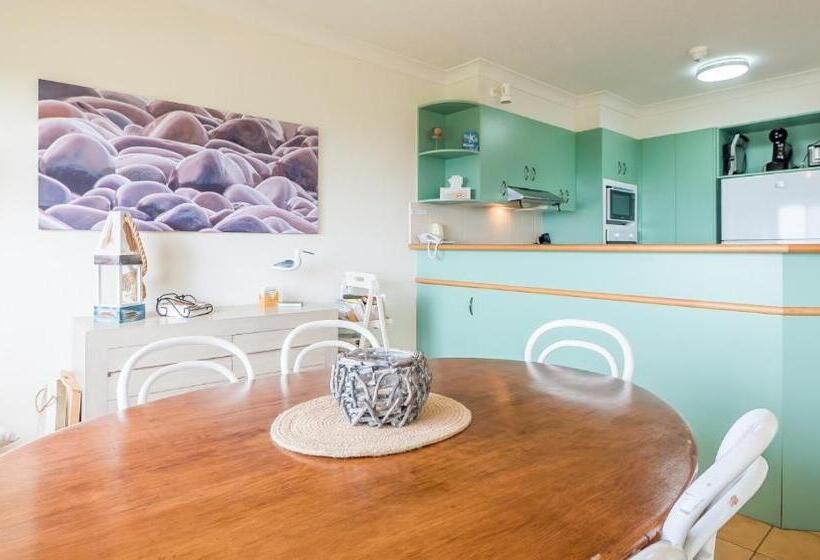 2 Bedroom Apartment Pool View, Currumbin Sands On The Beach