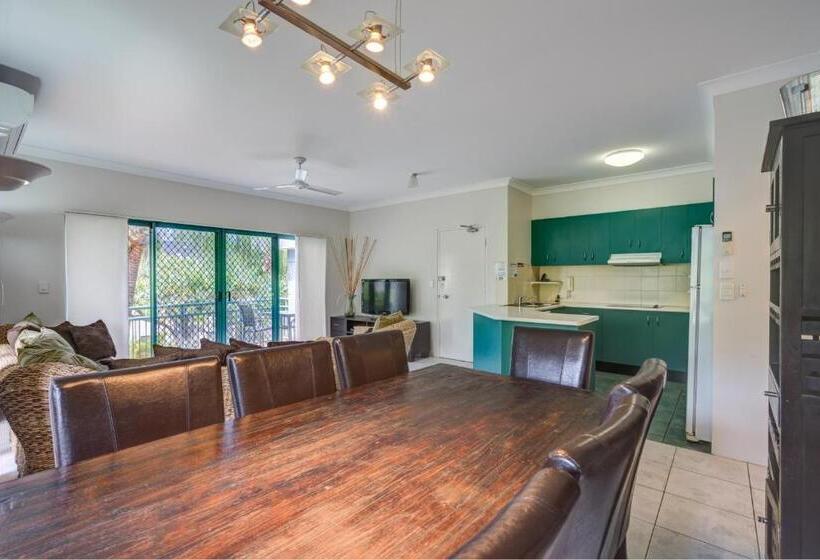 3 Bedroom Apartment Pool View, Currumbin Sands On The Beach