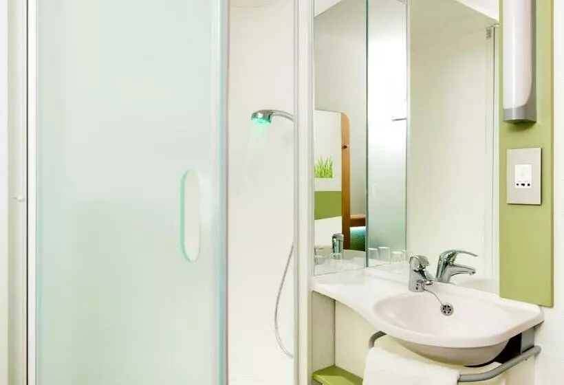 ダブルベッドのクラシックルーム, Ibis Budget Belfast City Centre