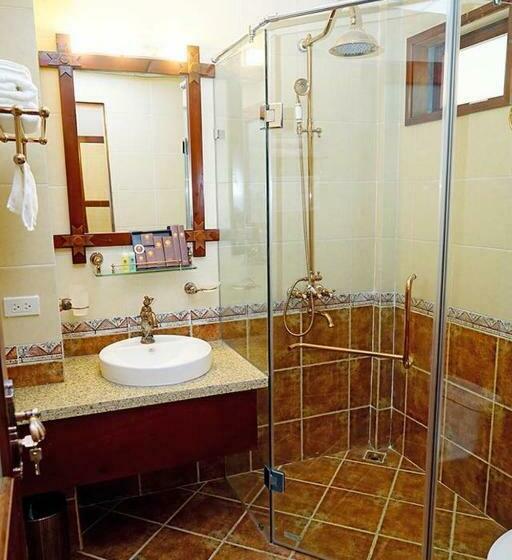 اتاق سوپریور, Hoa Binh