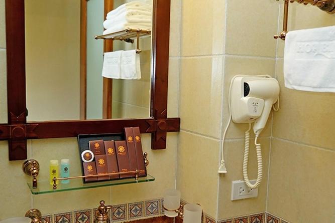 اتاق سوپریور, Hoa Binh