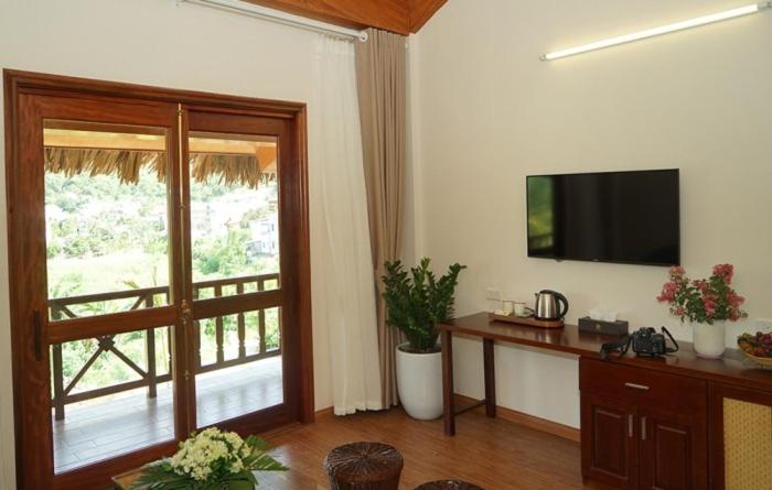 سوییت خانوادگی, Hoa Binh