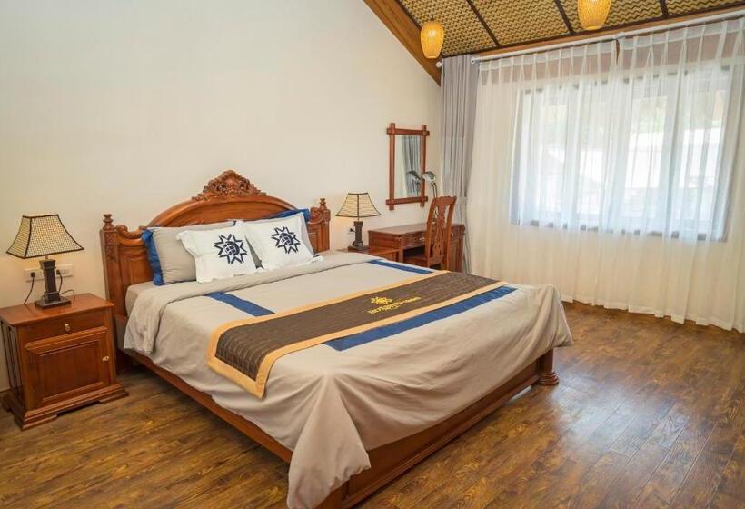 سوئیت پرزیدنت, Hoa Binh