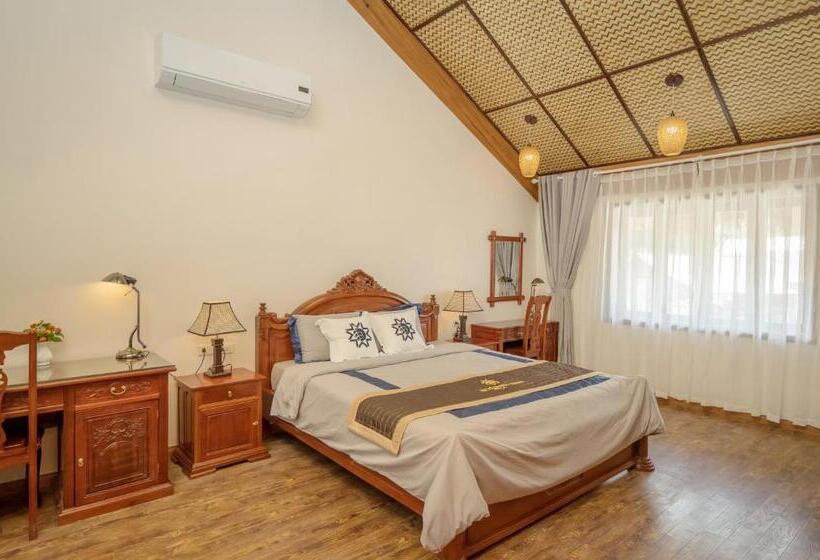 سوئیت پرزیدنت, Hoa Binh