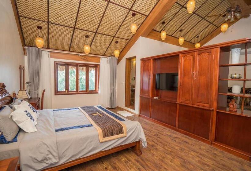 سوئیت پرزیدنت, Hoa Binh