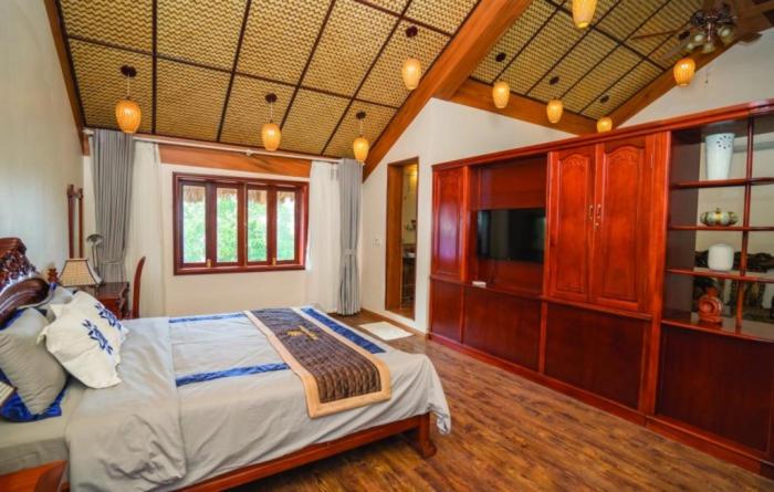 سوئیت پرزیدنت, Hoa Binh