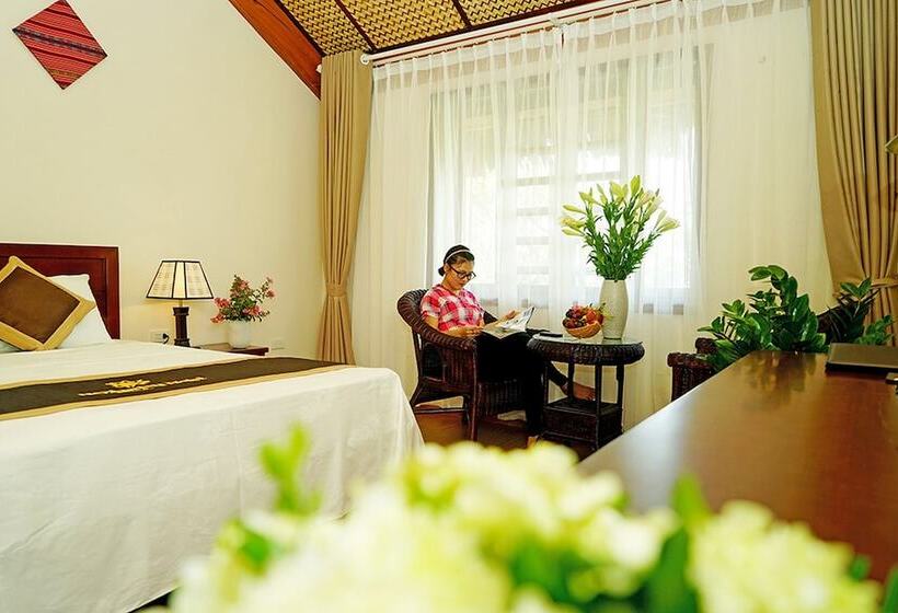 اتاق لوکس, Hoa Binh