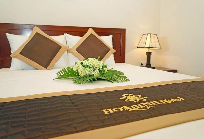 اتاق لوکس, Hoa Binh