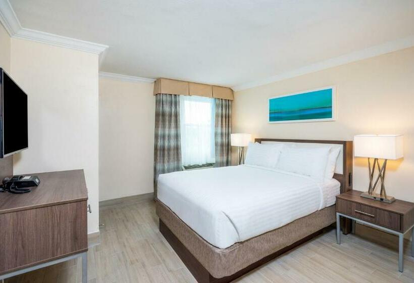 سوییت, Holiday Inn Express & Suites Nassau, An Ihg