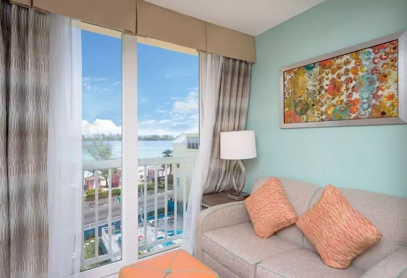 سوییت, Holiday Inn Express & Suites Nassau, An Ihg