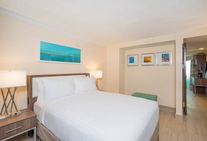 سوییت, Holiday Inn Express & Suites Nassau, An Ihg