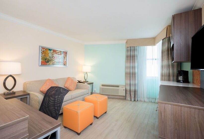 سوییت, Holiday Inn Express & Suites Nassau, An Ihg