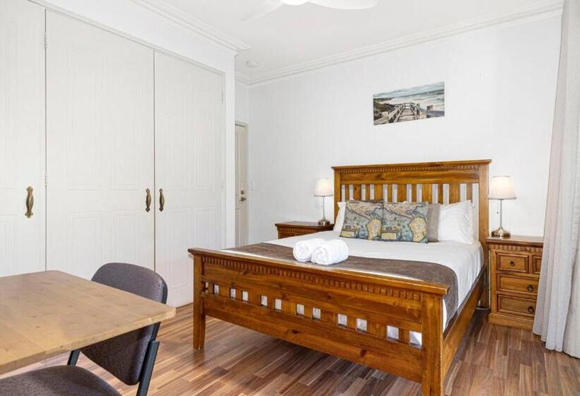 Дом 1 Спальня, Inn The Tuarts Guest Lodge