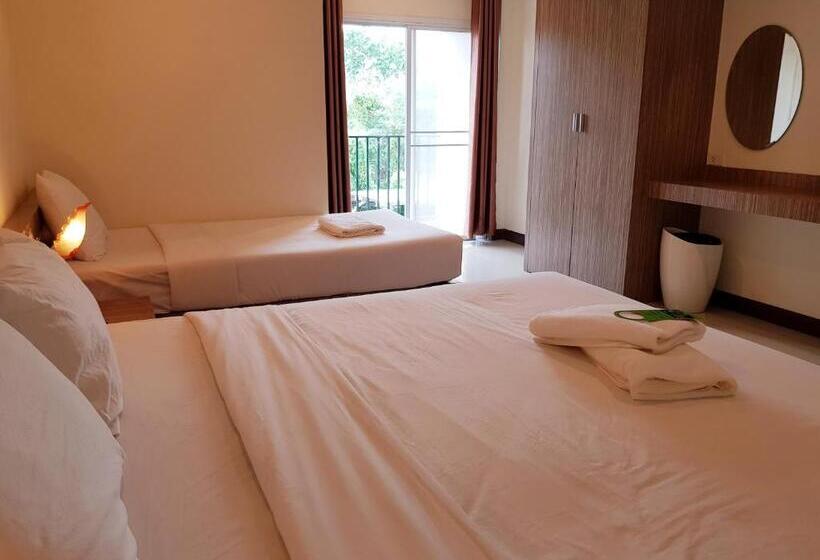 デラックストリプルルーム, Le Luxe Residence