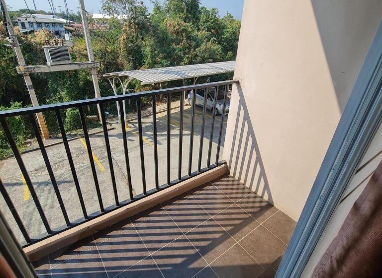 バルコニー付きデラックスルーム, Le Luxe Residence