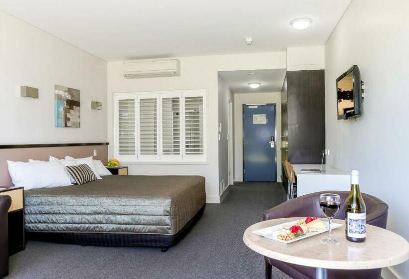 סוויטה, Macquarie 4 Star