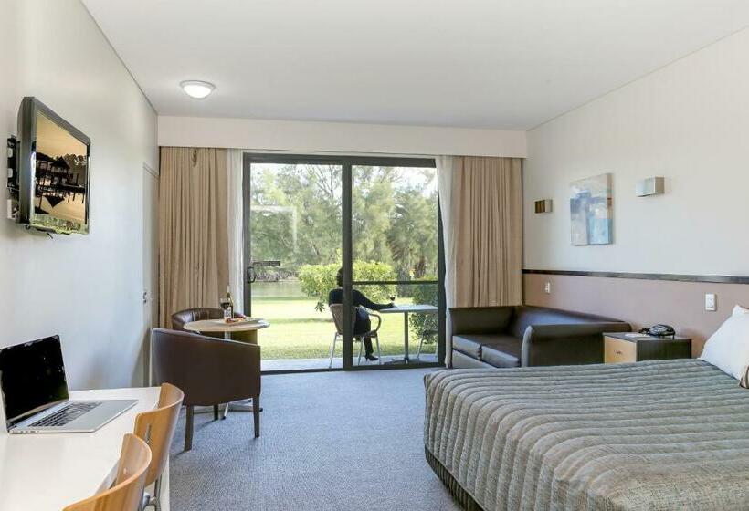 סוויטה, Macquarie 4 Star